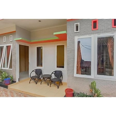 Hotel Sri Indrawati Puncak Mitra Reddoorz โบกอร์ ภายนอก รูปภาพ